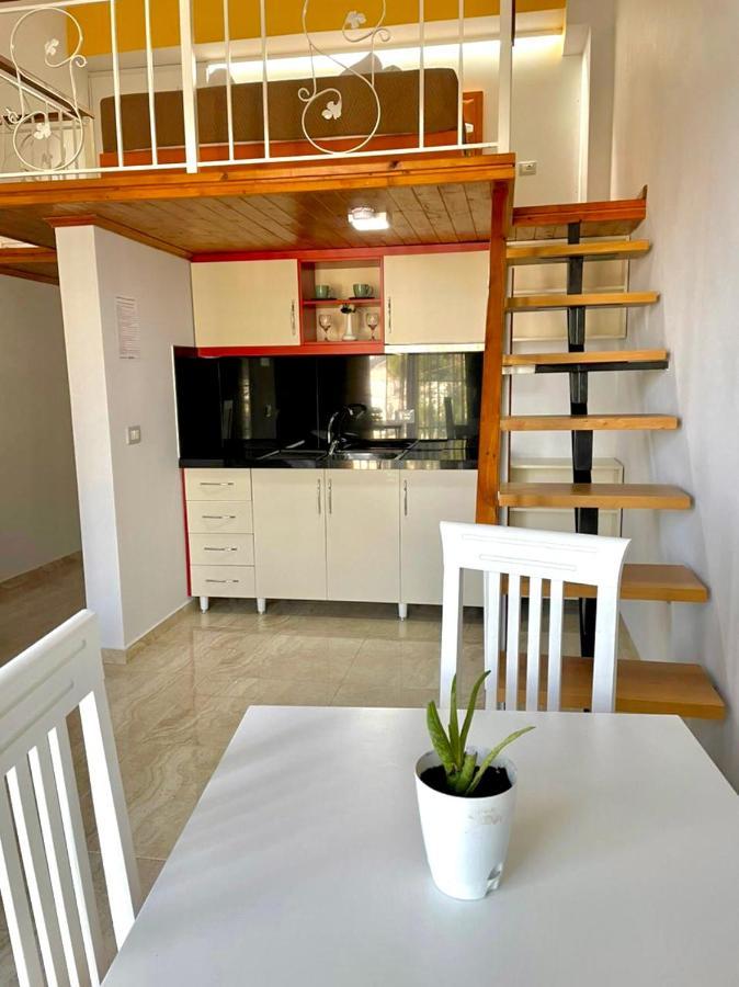 Crown Deluxe Apartments ساراندا المظهر الخارجي الصورة