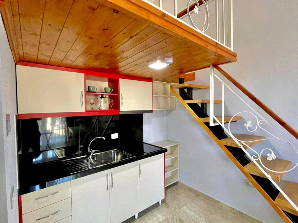 Crown Deluxe Apartments ساراندا المظهر الخارجي الصورة