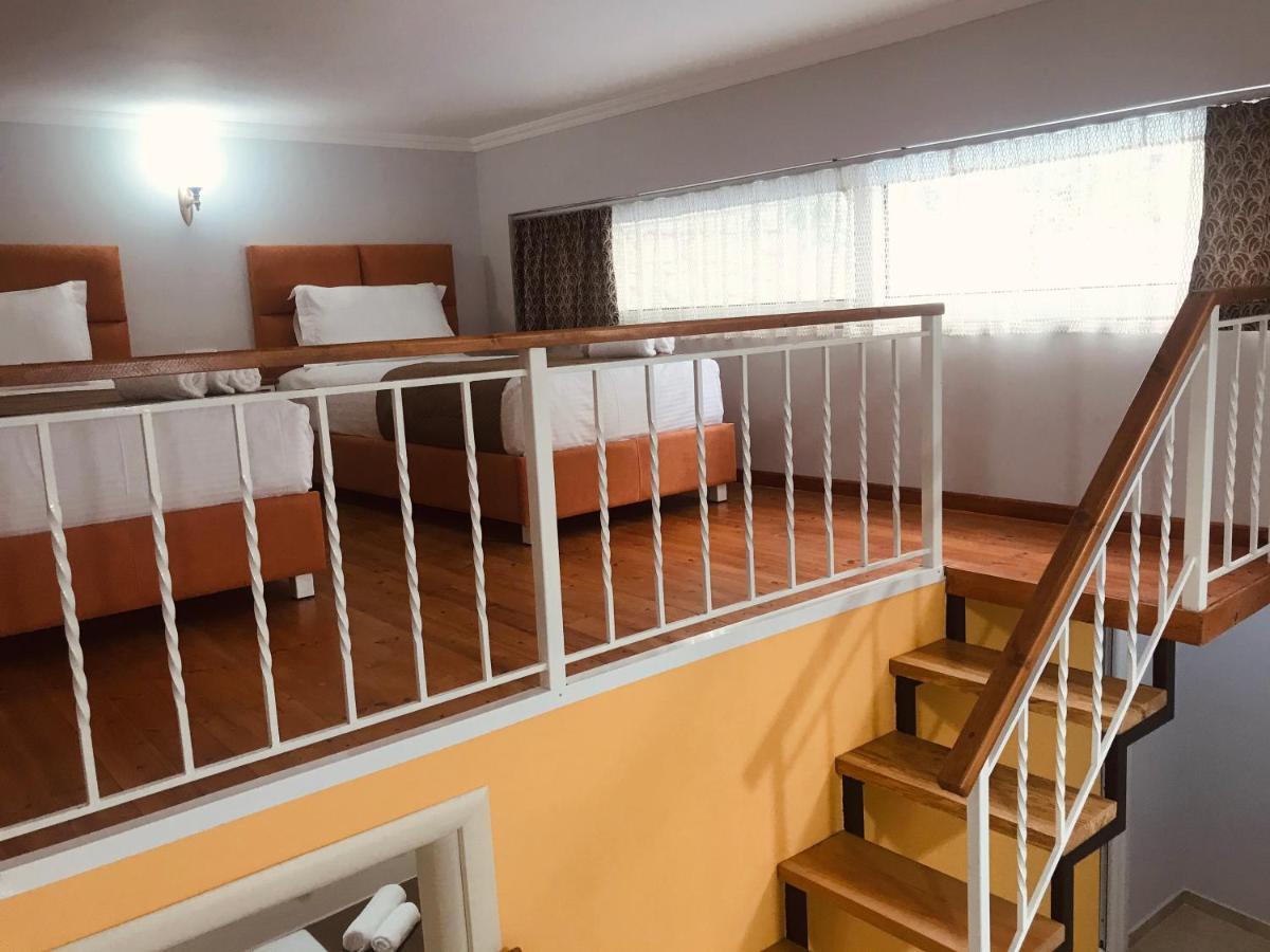 Crown Deluxe Apartments ساراندا المظهر الخارجي الصورة