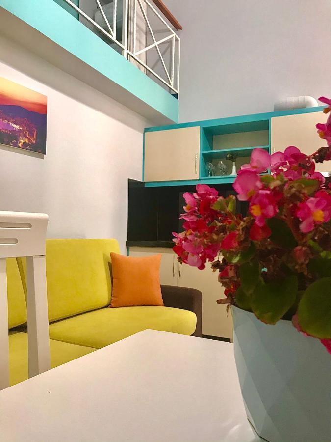 Crown Deluxe Apartments ساراندا المظهر الخارجي الصورة