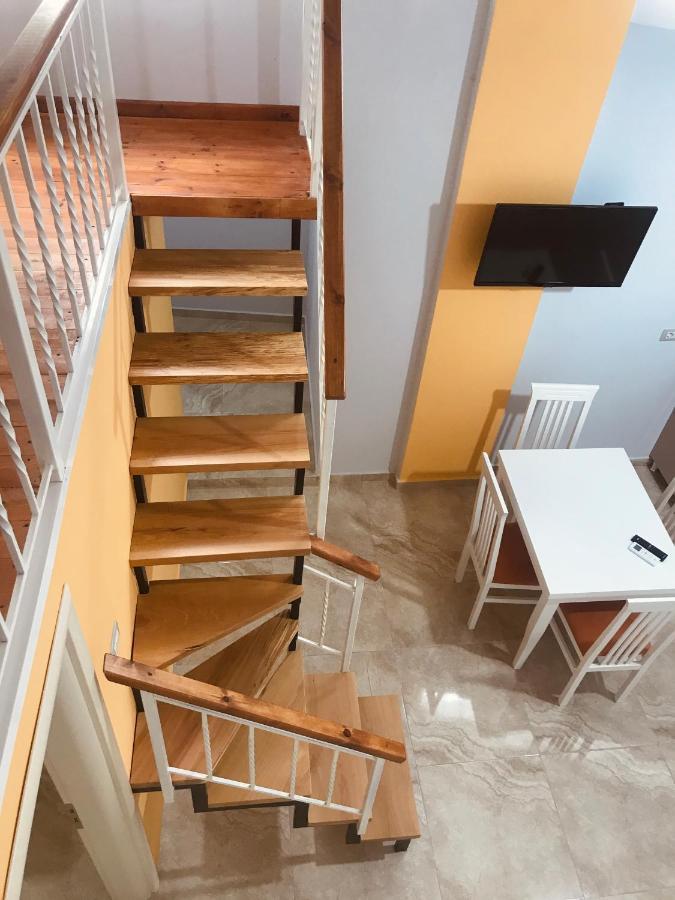 Crown Deluxe Apartments ساراندا المظهر الخارجي الصورة