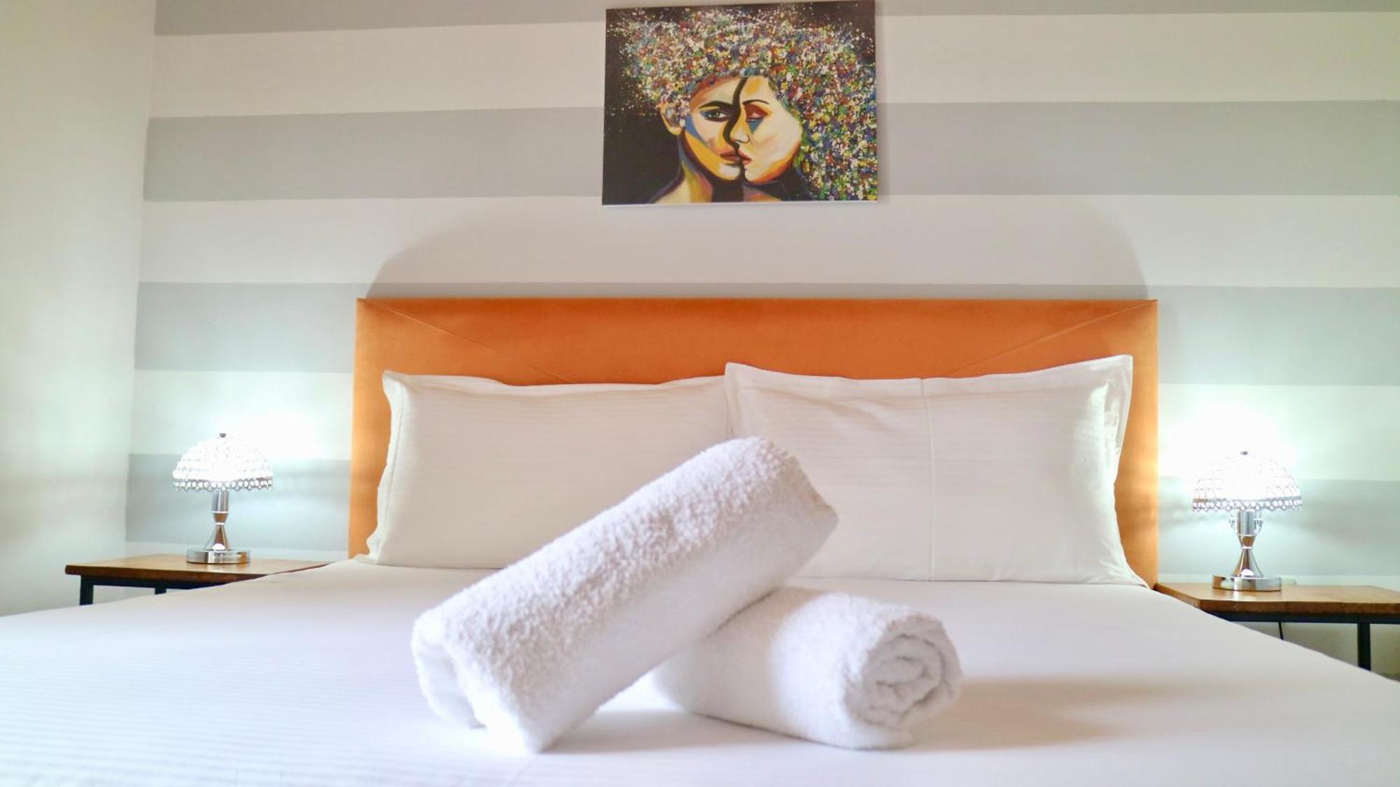 Crown Deluxe Apartments ساراندا المظهر الخارجي الصورة