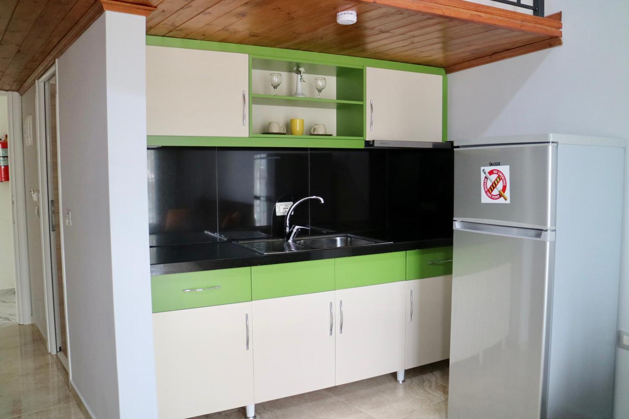 Crown Deluxe Apartments ساراندا المظهر الخارجي الصورة
