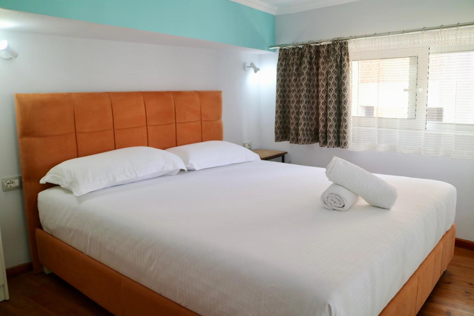 Crown Deluxe Apartments ساراندا المظهر الخارجي الصورة