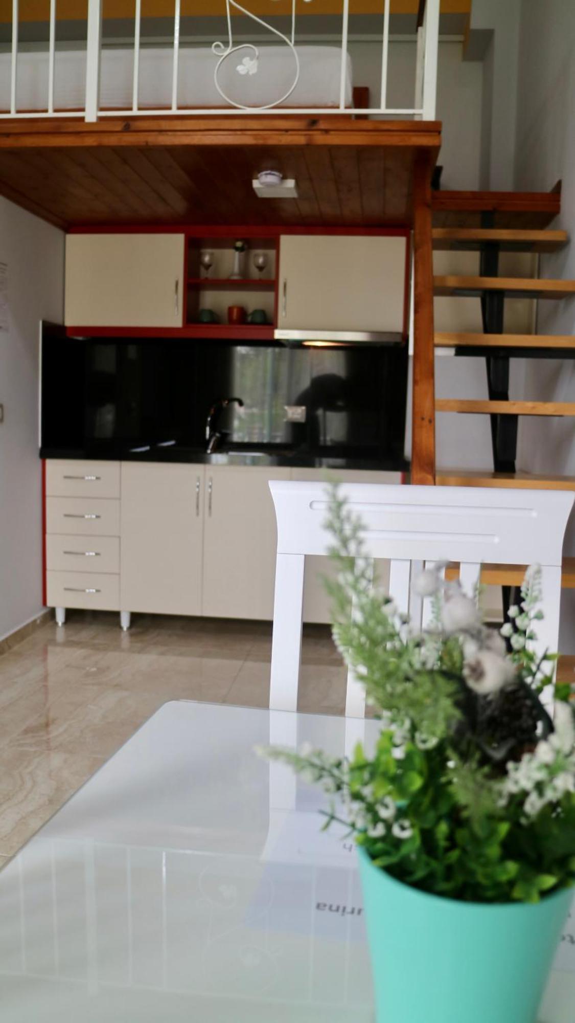 Crown Deluxe Apartments ساراندا المظهر الخارجي الصورة