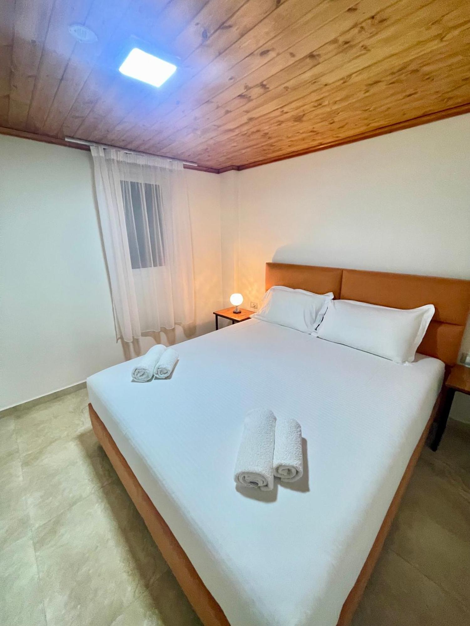 Crown Deluxe Apartments ساراندا المظهر الخارجي الصورة