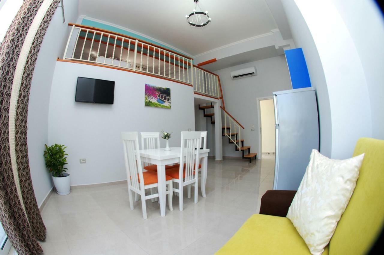Crown Deluxe Apartments ساراندا المظهر الخارجي الصورة