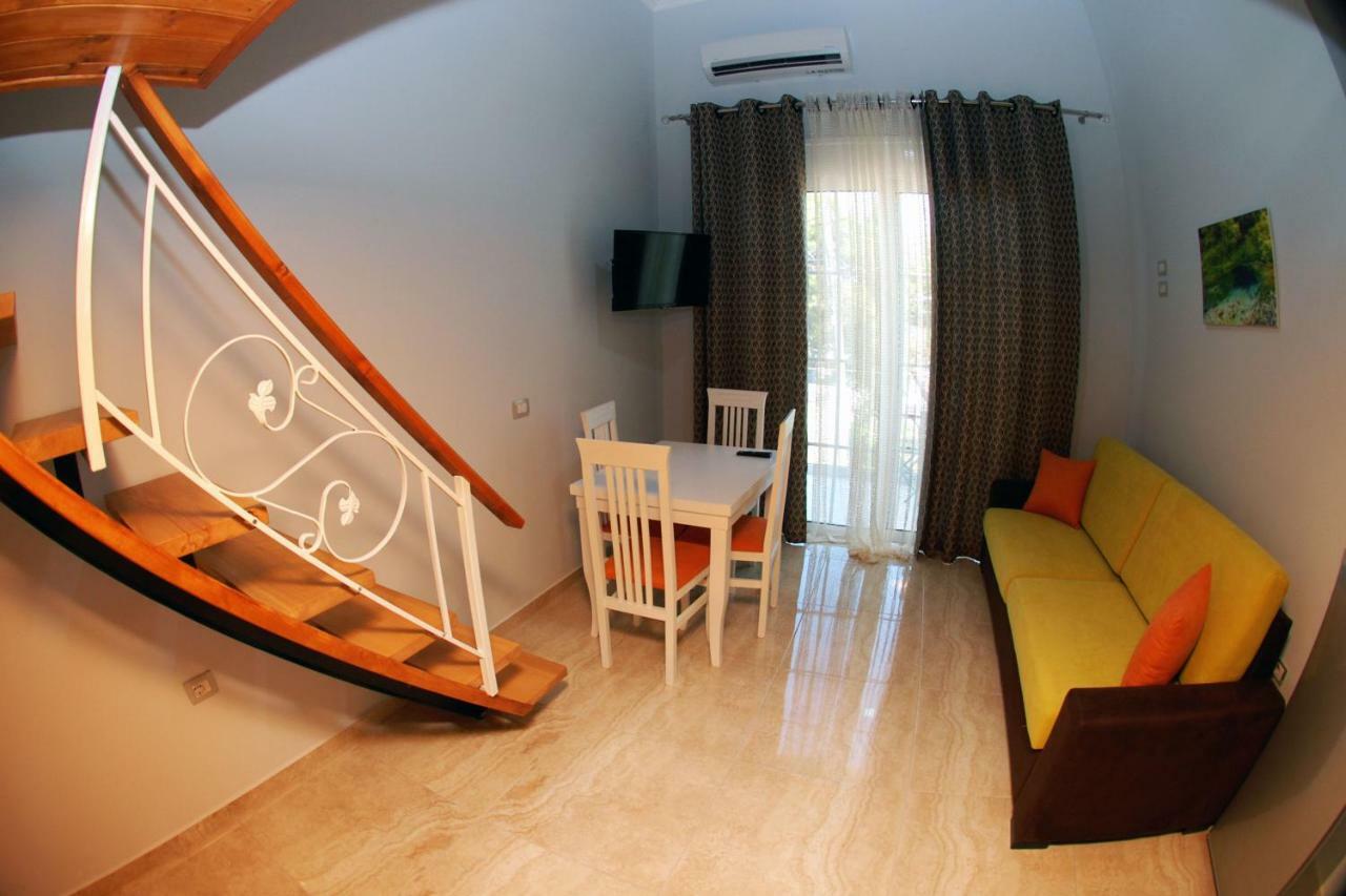 Crown Deluxe Apartments ساراندا المظهر الخارجي الصورة